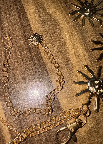 Altın Renkli Zincir Detaylı Kadın Vücut Zinciri - Görsel 3