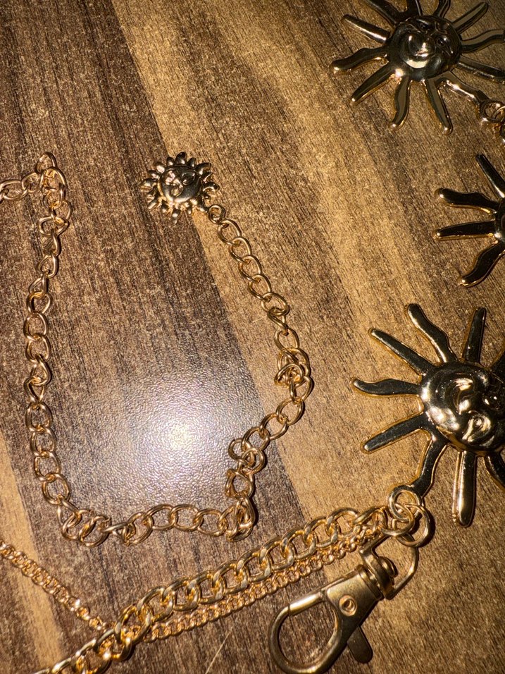 Altın Renkli Zincir Detaylı Kadın Vücut Zinciri - Görsel 3