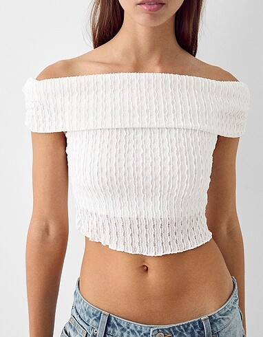 Kısa kollu açık omuzlu fisto işlemeli t-shirt - Görsel 2