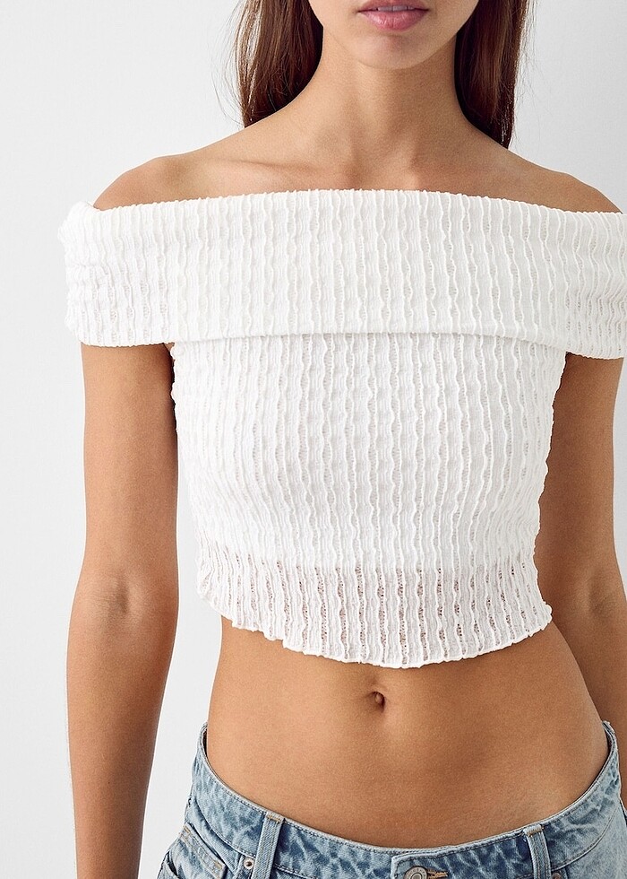 Kısa kollu açık omuzlu fisto işlemeli t-shirt - Görsel 2