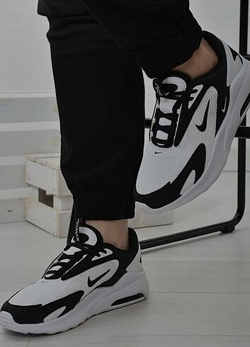 40 Beden Nike Air Max Bolt Unisex Spor Ayakkabısı