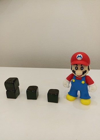Renkli Mario Figürü