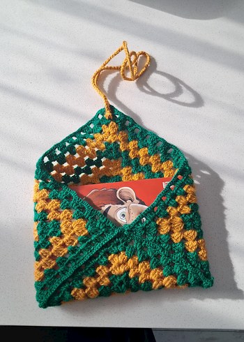 Renkli Nakışlı Örgü Bohem Kadın
el işi kitaplık - Görsel 3