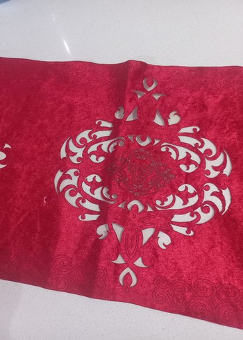 Bordo Desenli Masa Örtüsü
uzunluğu 1 metre - Görsel 3