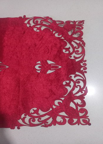 Bordo Desenli Masa Örtüsü
uzunluğu 1 metre - Görsel 4