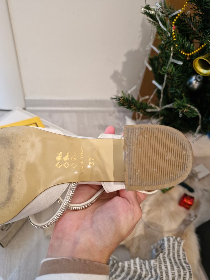 Ekru Süet Stiletto Topuklu Kadın Ayakkabı - Görsel 3