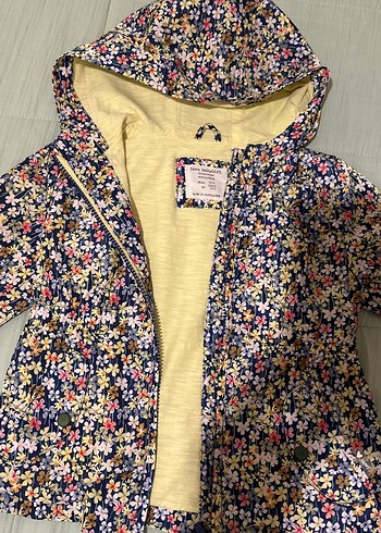 Zara Zara marka Renkli Baskılı Kız Çocuk Kapüşonlu Yağmurluk