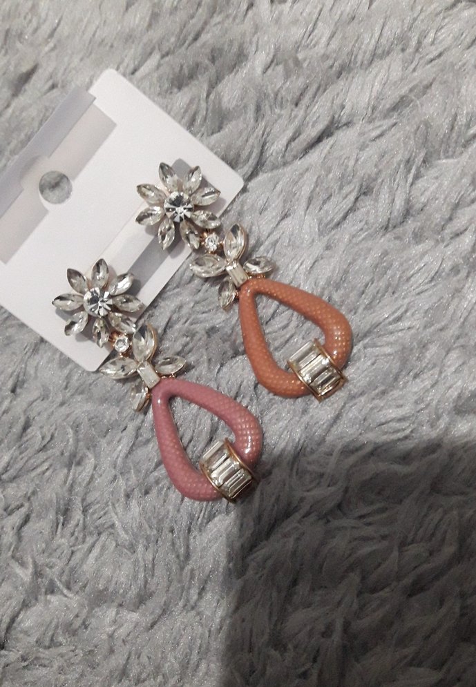 Çiçek Detaylı Renkli Mini Küpeler - Görsel 2