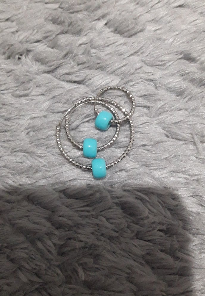 Çiçek Detaylı Renkli Mini Küpeler - Görsel 3