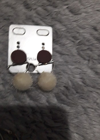 Diğer Gri Mini Kürklü Kadın Küpeler