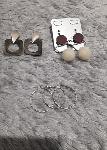 Gri Mini Kürklü Kadın Küpeler