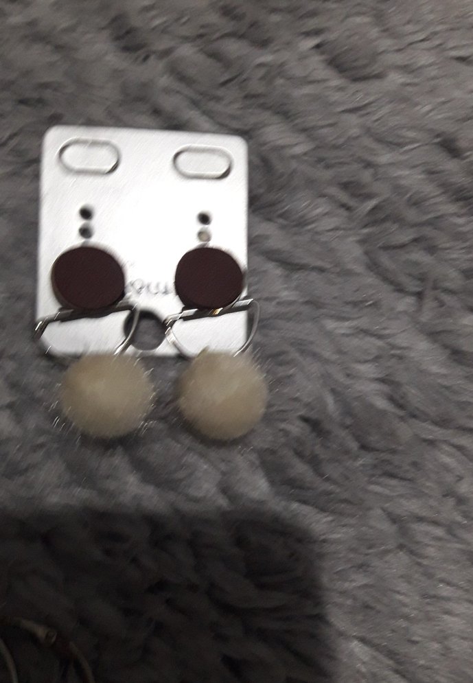 Gri Mini Kürklü Kadın Küpeler - Görsel 2