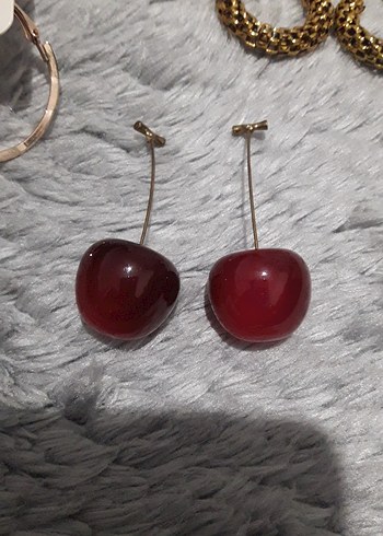 Diğer Altın Renk Mini Boncuklu Küpeler
