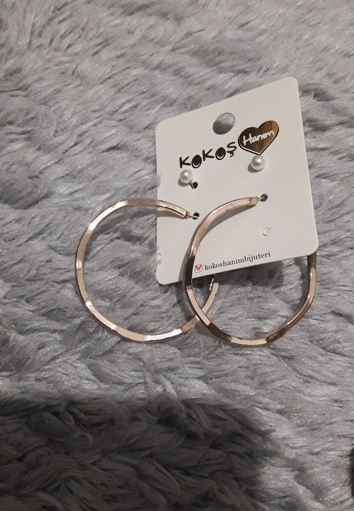 Altın Renk Mini Boncuklu Küpeler - Görsel 4