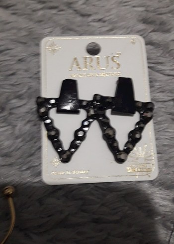 Siyah Kürk Detaylı Mini Küpe Seti - Görsel 3