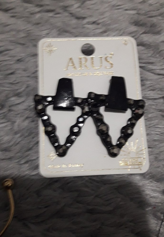 Siyah Kürk Detaylı Mini Küpe Seti - Görsel 3