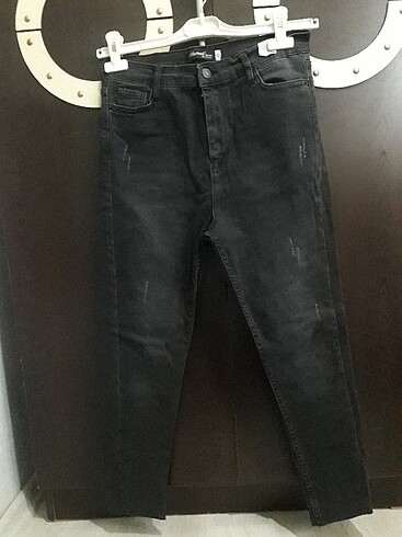 Siyah jeans
