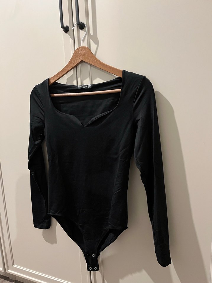 Koyu Siyah Yakalı Bluz - Görsel 2