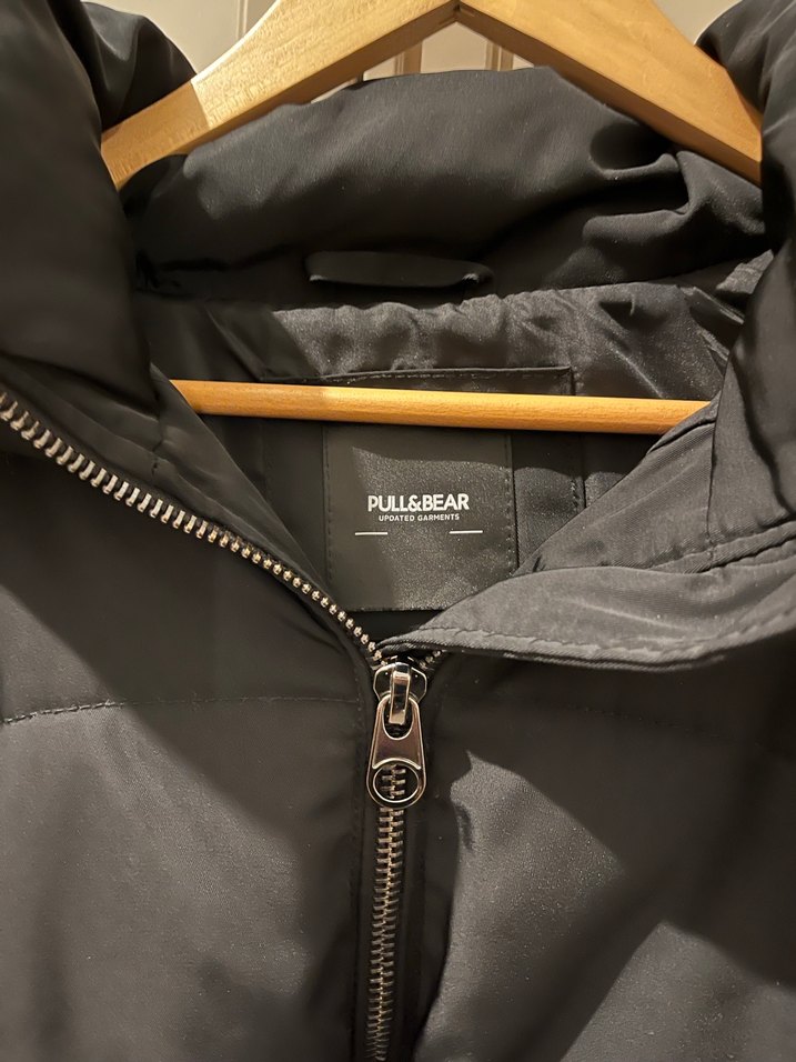 Siyah Kapüşonlu Fermuarlı Kadın Kışlık Mont - Görsel 2