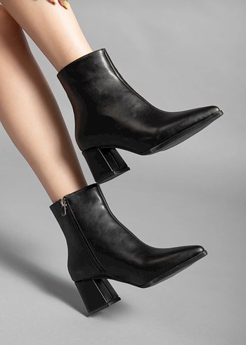 Zara Topuklu Bot