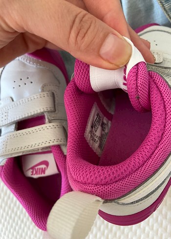 20 Beden Nike Kız Çocuk Pembe Bantlı Spor Ayakkabı
