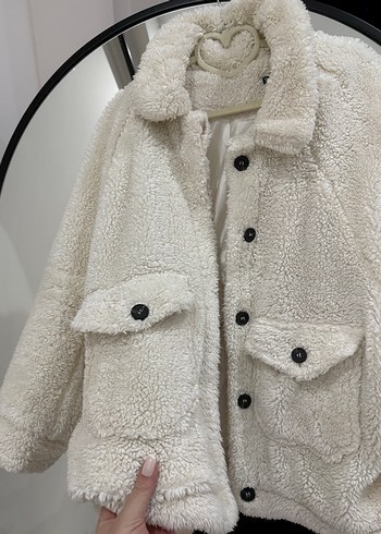 Beyaz Peluş Kadın Ceket, Geniş Kesim, Midi Boy - Görsel 2