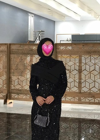 36 Beden siyah Renk omuz detaylı pullu siyah abiye