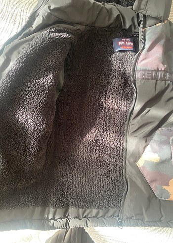 Erkek Çocuk Siyah Kamuflaj Desenli Kemerli Mont - Görsel 7