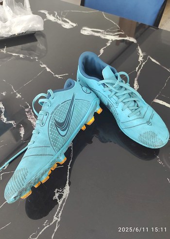 40 Beden Nike Erkek Mavi Futbol Ayakkabısı