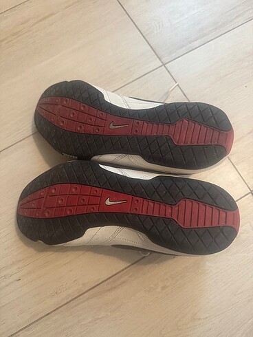 44 Beden beyaz Renk Nike orjinal erkek ayakkabı