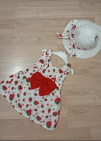 Diğer Kız bebek şapkalı elbise takımı 