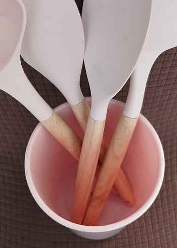 Diğer Pembe Pastel Kaşıklık ve Ahşap Saplı Mutfak Gereçleri