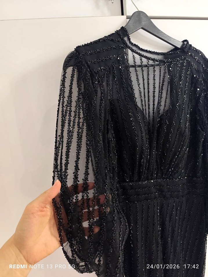 Uzun Siyah İşlemeli Gece Elbisesi - Görsel 5