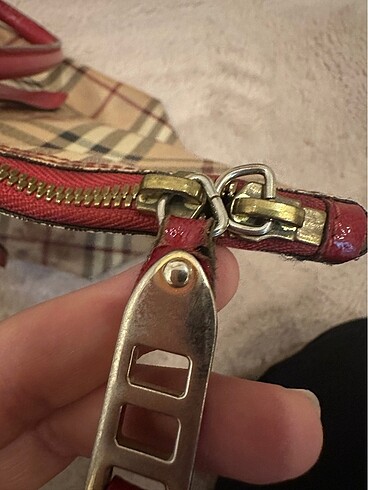 Beden Burberry Kol Çantası