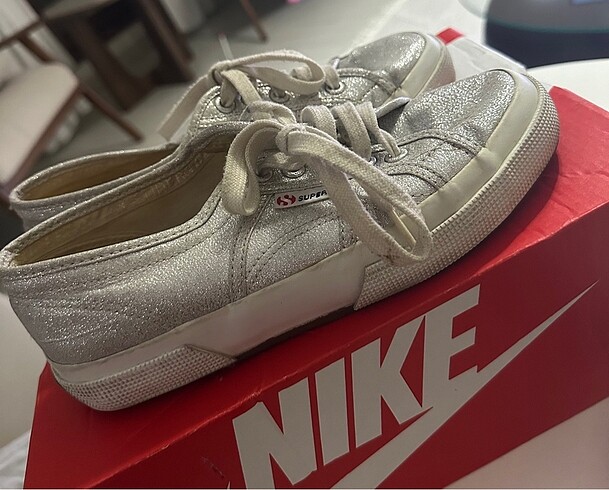 Gümüş Simli Superga