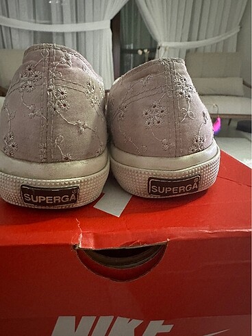 37 Beden Pembe Superga