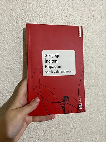 Gerçeği inciten papağan sadık yalsızuçanlar