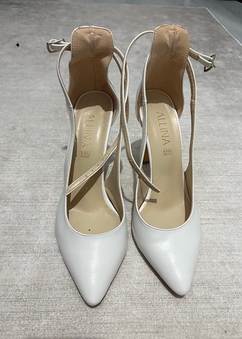 Beyaz Stiletto Topuklu Kadın Abiye Ayakkabı
