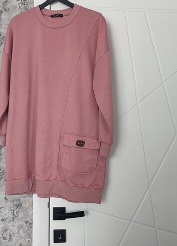 Pembe Tunik