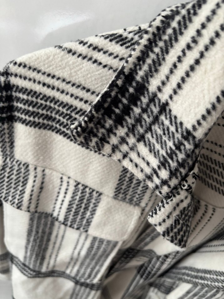 Düğmeli Gri Beyaz Ekose Kadın Gömlek - Görsel 3