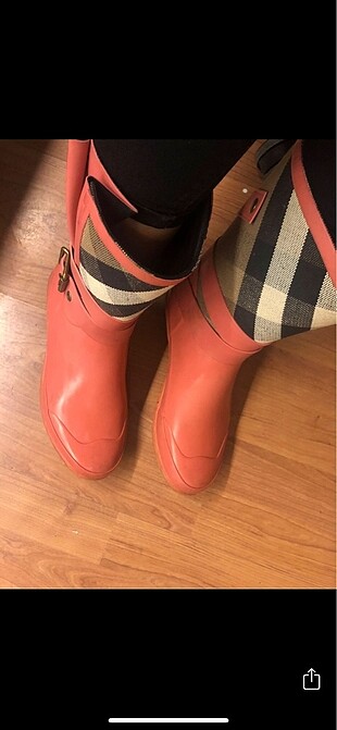 Burberry Orjinaldir