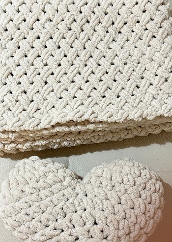 Bej Örgü Battaniye ve kalp yastık - Görsel 2