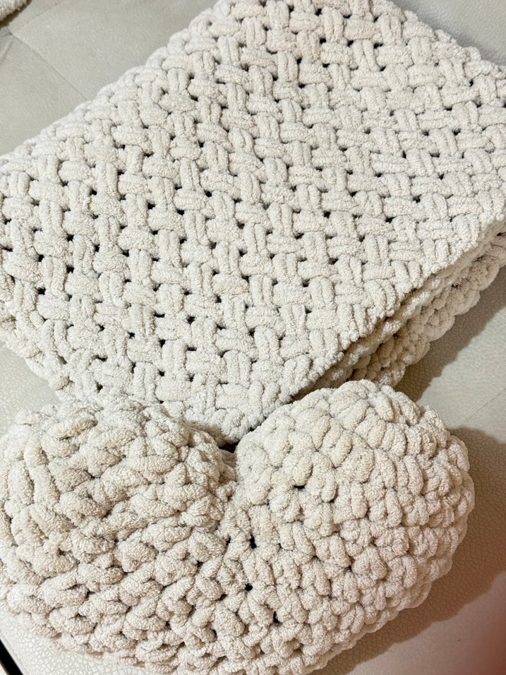 Bej Örgü Battaniye ve kalp yastık - Görsel 3