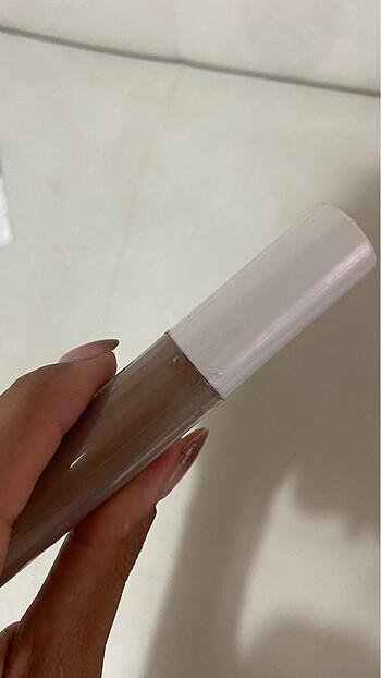 Diğer Görkito gloss