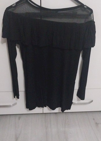 Uzun Kollu Siyah Fırfırlı Bluz - Görsel 2