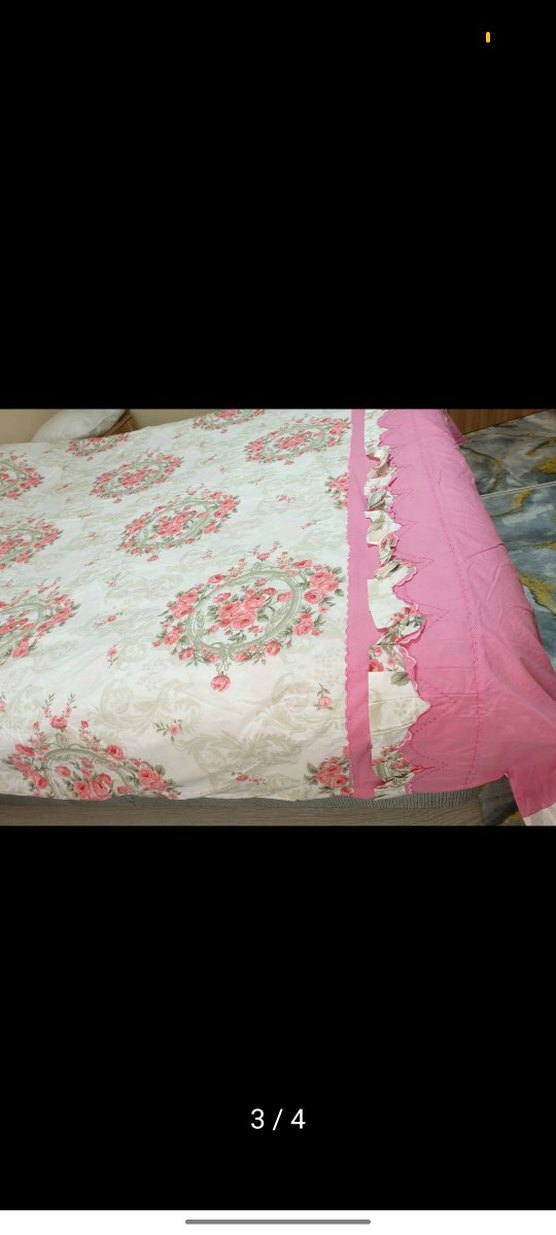 Pembe Çiçek Desenli Yatak Örtüsü - Görsel 2