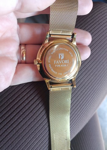 Altın Renk Zincir Detaylı Kadın Saati - Görsel 4