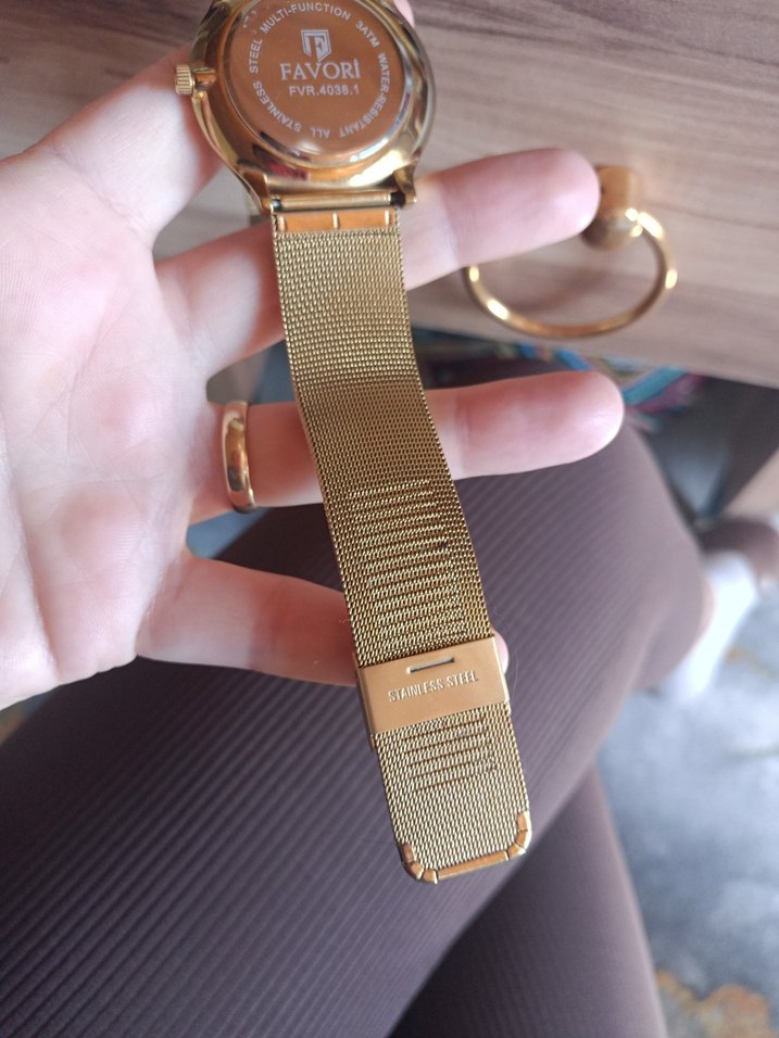 Altın Renk Zincir Detaylı Kadın Saati - Görsel 3