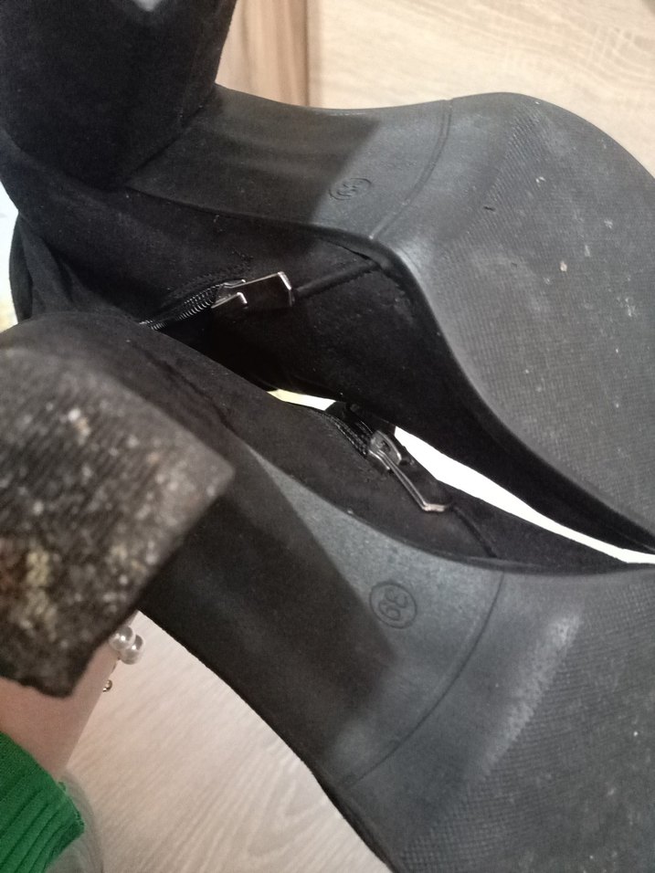 Püsküllü Siyah Süet Kadın Bot - Görsel 4