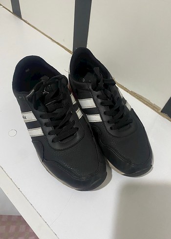 38 Beden Siyah Erkek Spor Ayakkabı